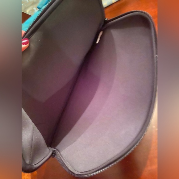 NWOT Designer Sleeves laptop case for 15" screen. - Picture 4 of 4